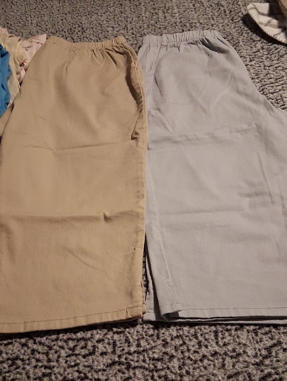 Denim&Co Capris Pair in Tan and Light Gray